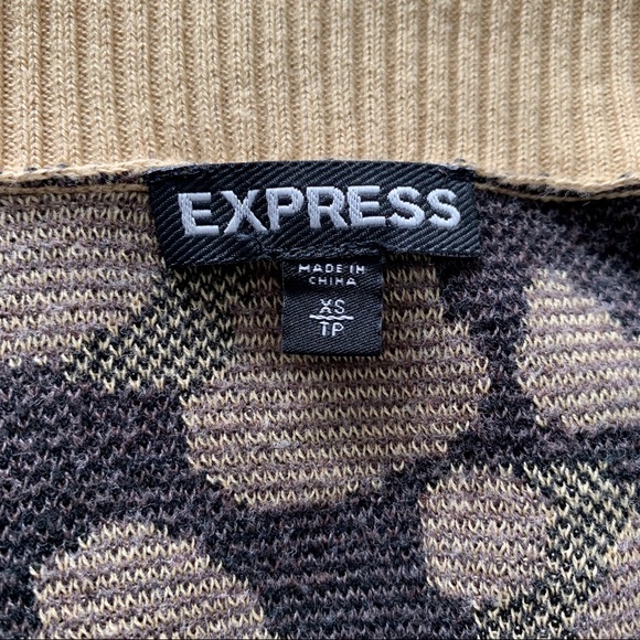 Express 🐆leopard print sweater top - Picture 3 of 6